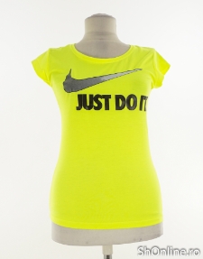 Imagine Tricou damă Nike mărimea M,